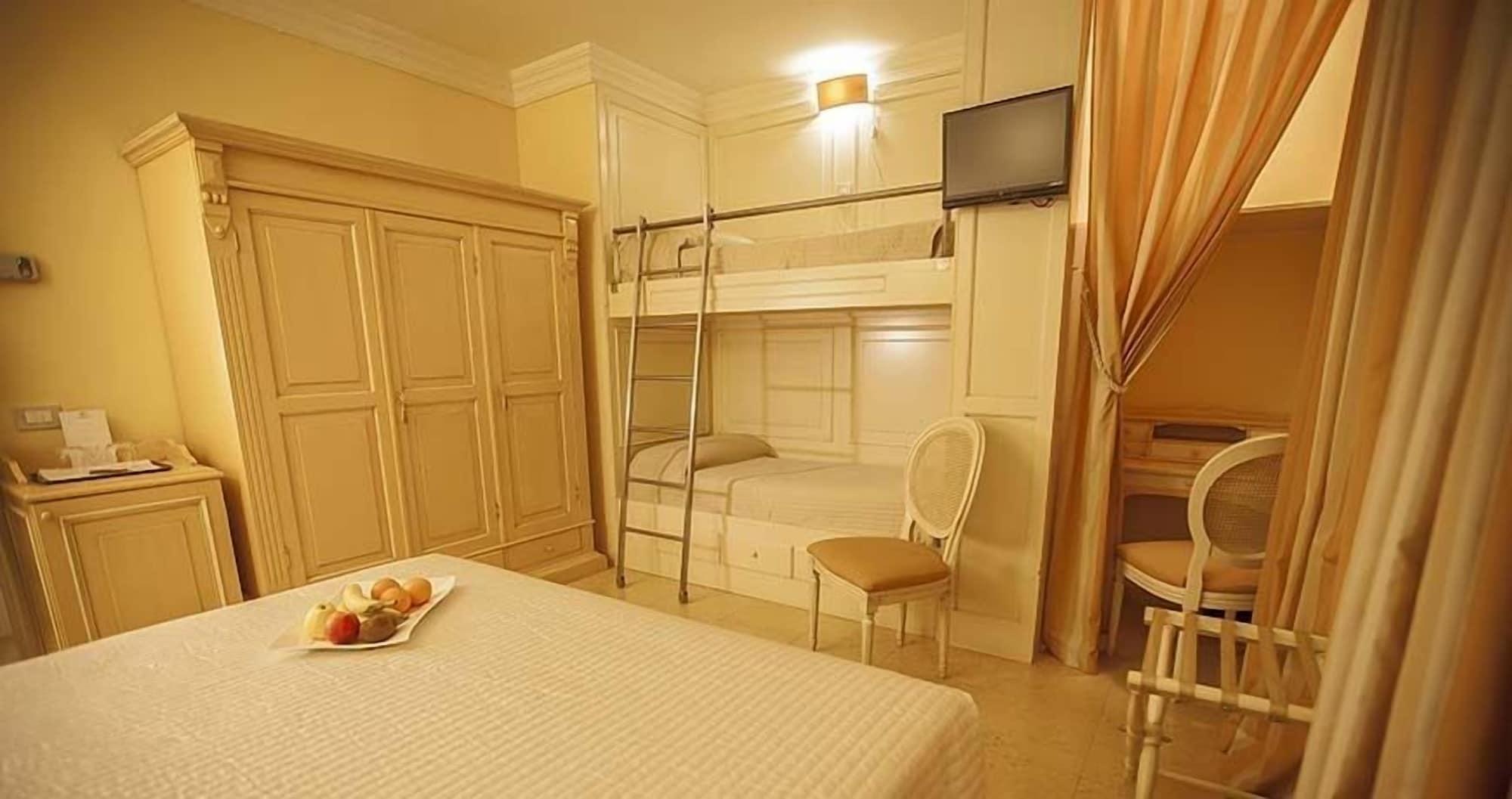 Palace Hotel Вьесте Экстерьер фото