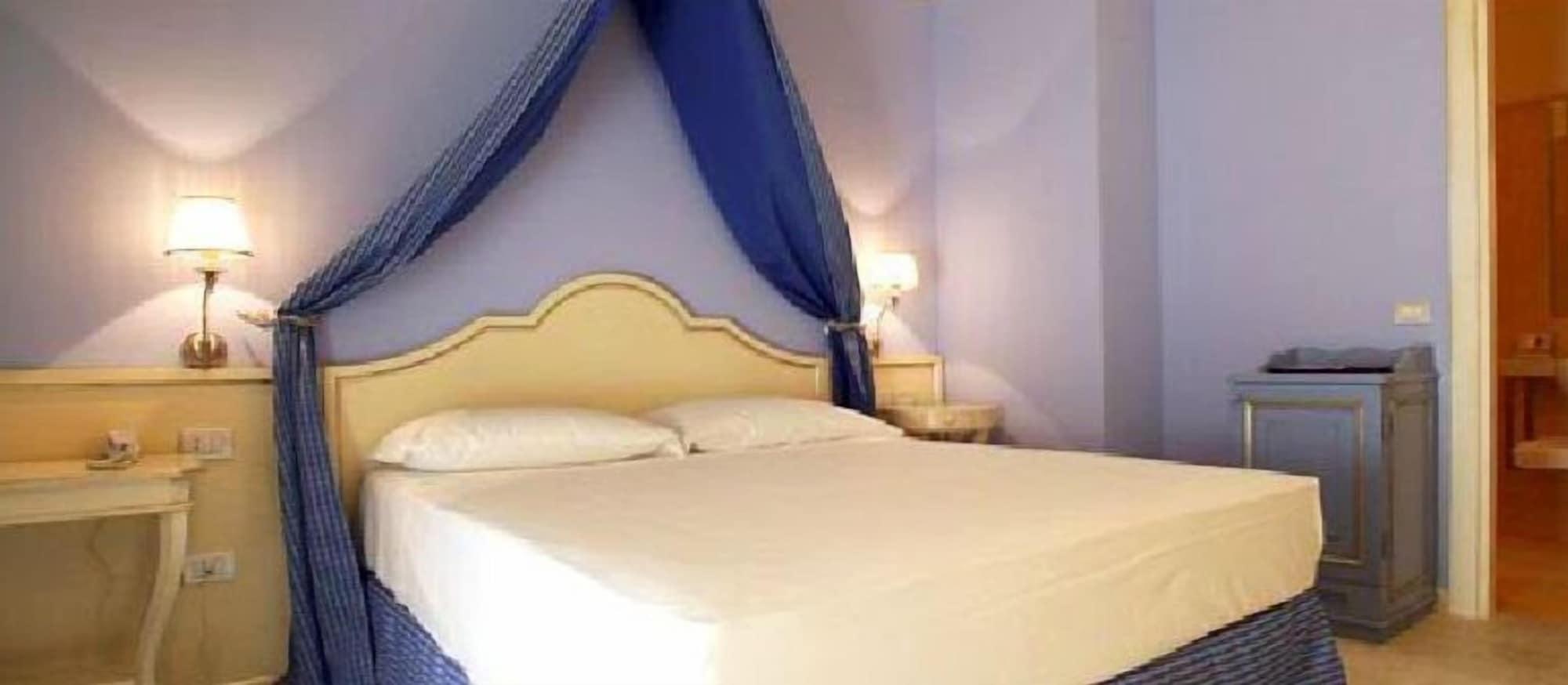 Palace Hotel Вьесте Экстерьер фото