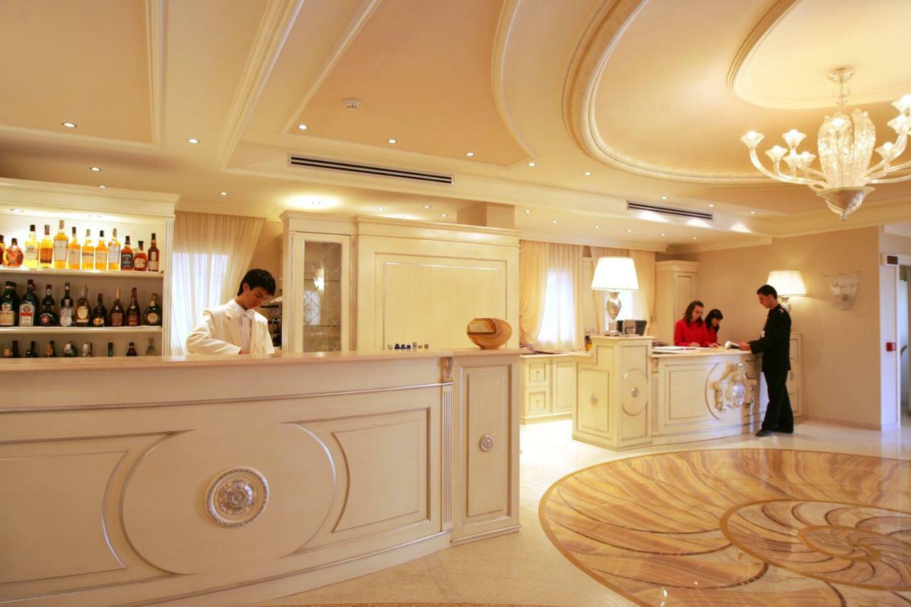Palace Hotel Вьесте Экстерьер фото